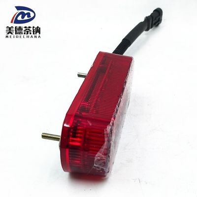 L'autobus deve essere equipaggiato con una lampada di frenata a profilo superiore posteriore.